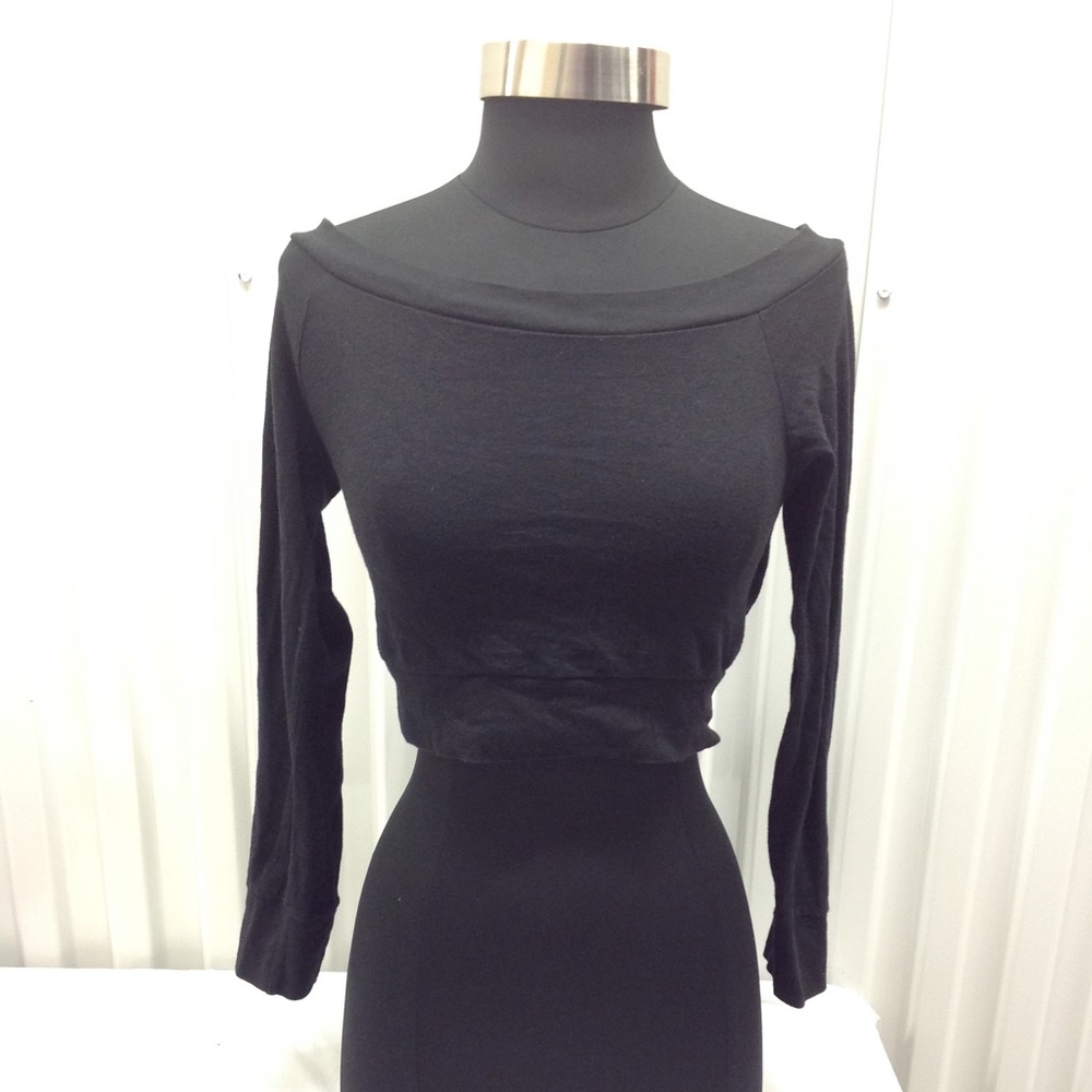 OFF SHOULDER CROP TOP SWEATER CAN BE WORN TWO WAYS